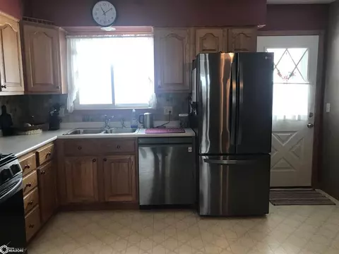 809 SW 5th St, Hampton, IA 50441 photo 11