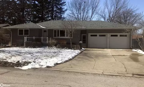 809 SW 5th St, Hampton, IA 50441 photo 1