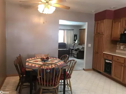 809 SW 5th St, Hampton, IA 50441 photo 15