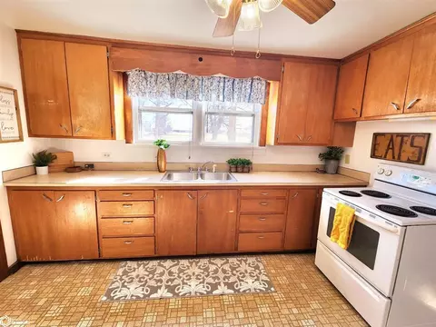 13 E Mill St, Rock Falls, IA 50467 photo 11