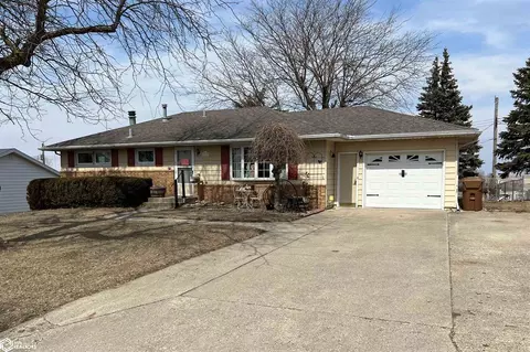 800 W 21st St, Carroll, IA 51401