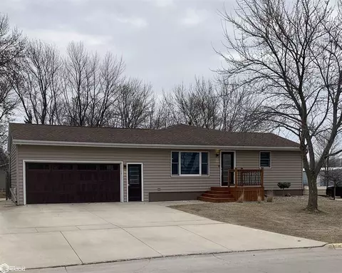 950 N 9th St W, Clear Lake, IA 50428