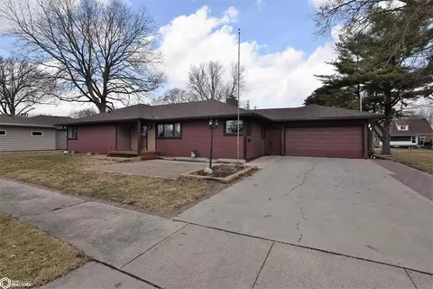 909 SW 1st St, Eagle Grove, IA 50533