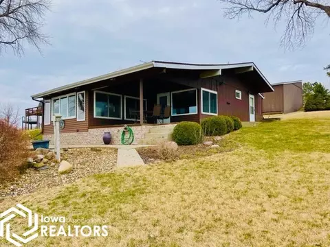 132 Scenic Dr, Montezuma, IA 50171