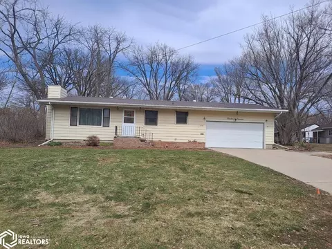 1414 3rd Ave N, Clear Lake, IA 50428