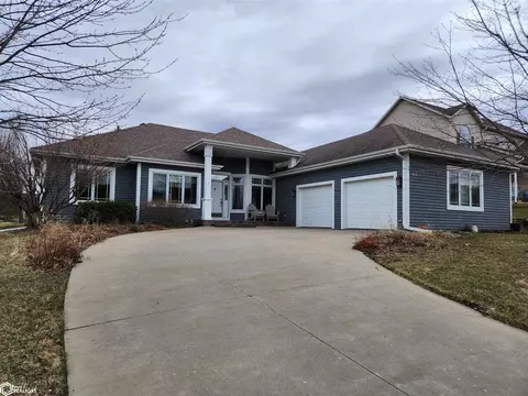2012 Reed St, Grinnell, IA 50112