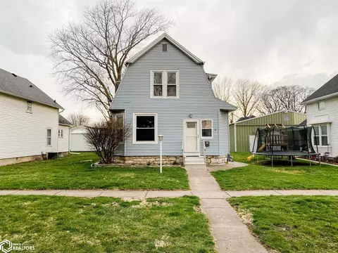 217 Swan St, West Burlington, IA 52655