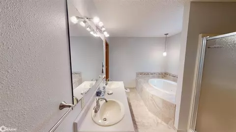 Bath - 601 Park Ave, Odebolt, IA 51458 photo 4 of 6