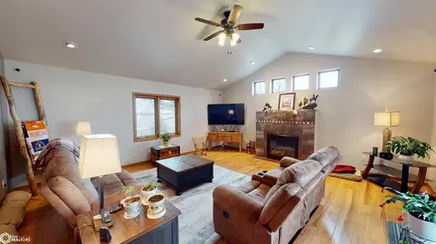 Living - 601 Park Ave, Odebolt, IA 51458 photo 4 of 8