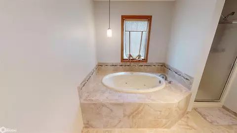 Bath - 601 Park Ave, Odebolt, IA 51458 photo 5 of 6