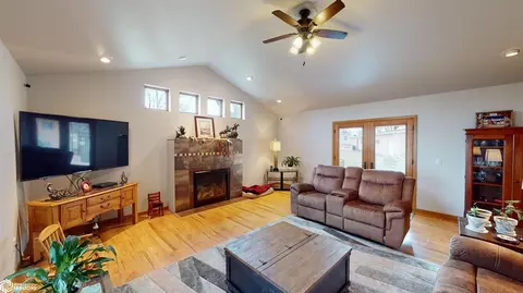 Living - 601 Park Ave, Odebolt, IA 51458 photo 5 of 8