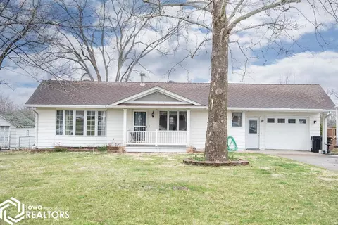 933 W Mary St, Ottumwa, IA 52501