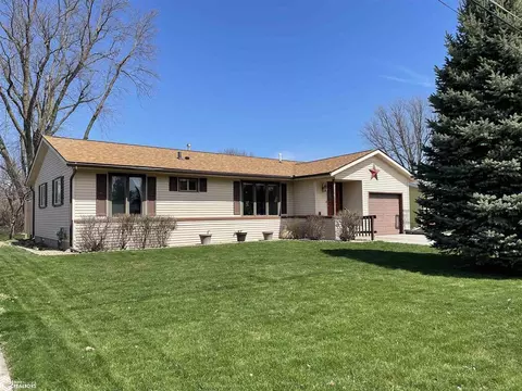 2216 Gilbert St, Burlington, IA 52601