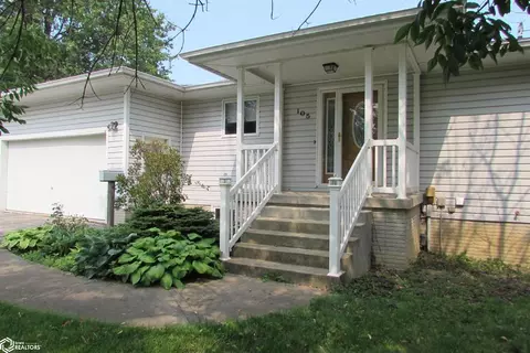 105 Cypress Cir, New London, IA 52645