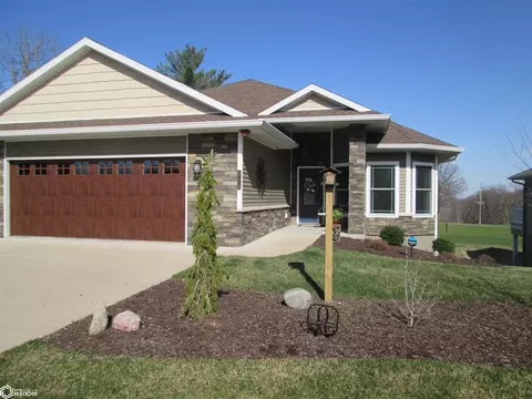 3118 Magnolia Ln, Burlington, IA 52601