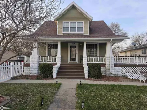 1217 2nd St, Webster City, IA 50595