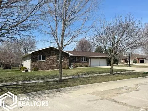109 Parkside Dr, Algona, IA 50511