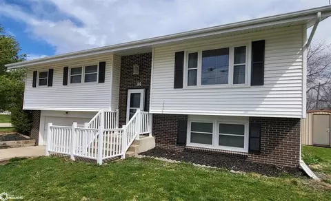 814 N College Ave, Mount Pleasant, IA 52641