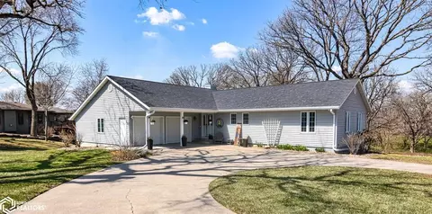 532 Hickory Pl, Nevada, IA 50201