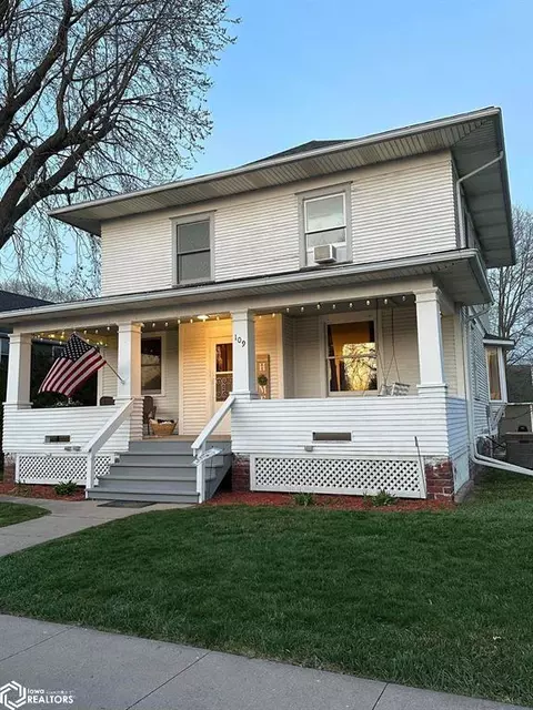 109 N Madison St, Wayland, IA 52654