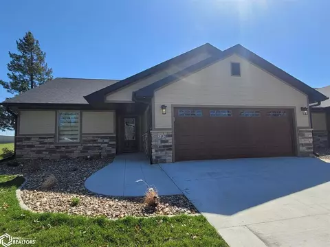 302 S 11th St, Oskaloosa, IA 52577