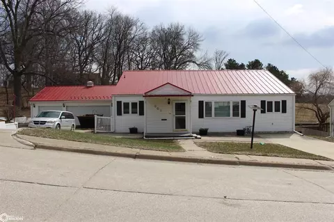 207 W 14th St, Atlantic, IA 50022