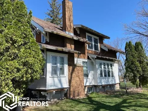 305 Standring St, Corwith, IA 50430 photo 4