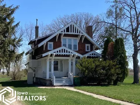 305 Standring St, Corwith, IA 50430