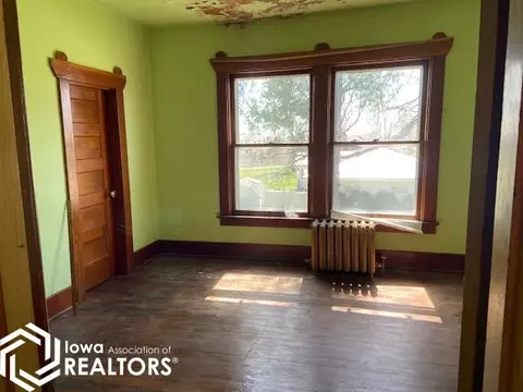 305 Standring St, Corwith, IA 50430 photo 6