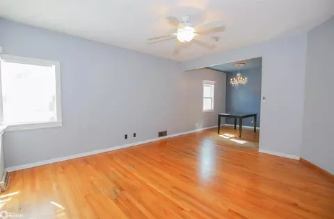 720 E Ave, Nevada, IA 50201 photo 4