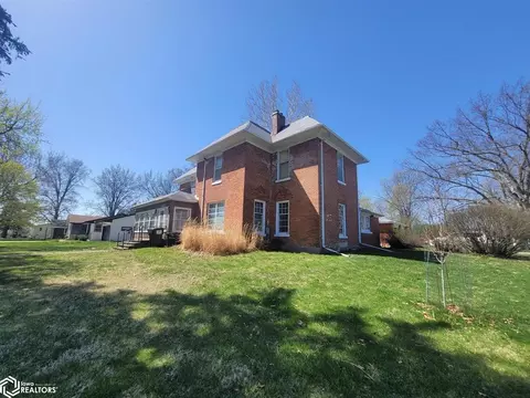 1407 Edmundson Dr, Oskaloosa, IA 52577