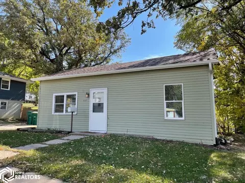 1009 9th St, Corning, IA 50841 photo 2