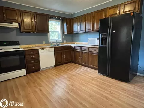 1009 9th St, Corning, IA 50841 photo 6