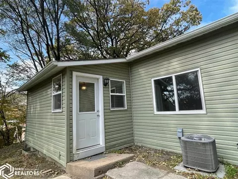 1009 9th St, Corning, IA 50841 photo 3