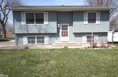 815 Mockingbird Dr, Carroll, IA 51401