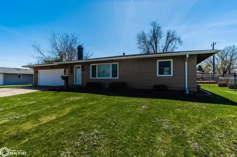 508 Arlington Dr, Marshalltown, IA 50158