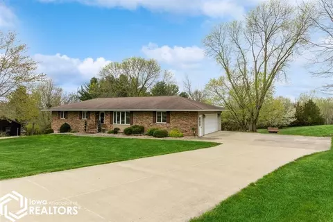 106 Hillcrest Dr, New London, IA 52645