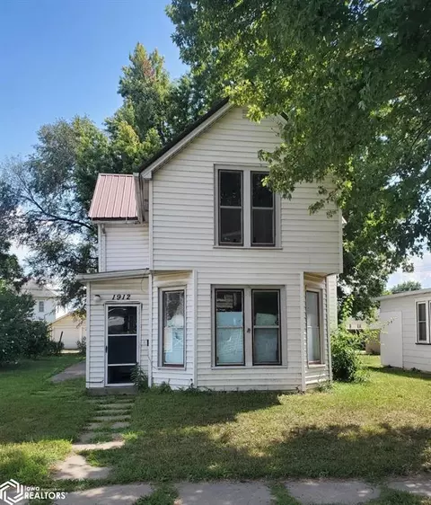 1912 G Ave, Fort Madison, IA 52627