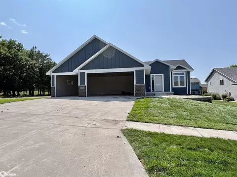 1001 Nash Ct, Clear Lake, IA 50428