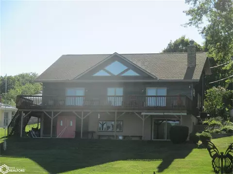 106 Harbor Ln, Montezuma, IA 50171