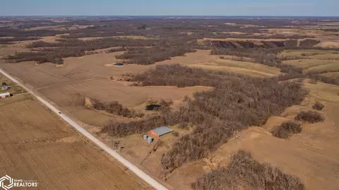 320 Th Ave, Chariton, IA 50049