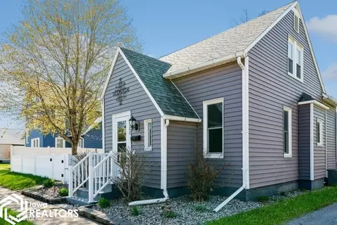 208 Third Ave W, Oskaloosa, IA 52577