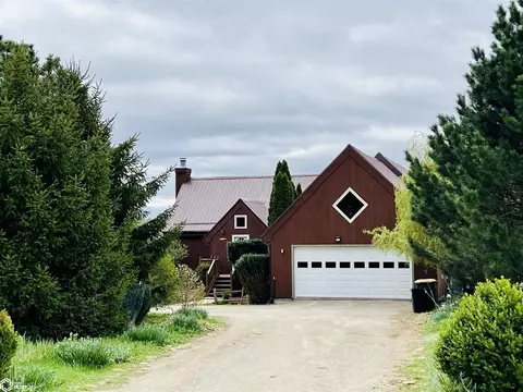 2001 N B St, Fairfield, IA 52556