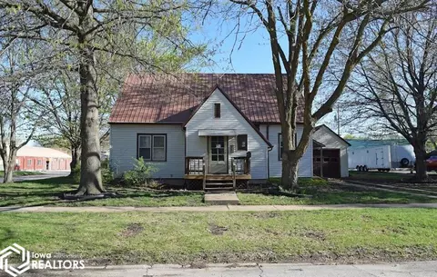 407 W Washington Ave, Fairfield, IA 52556
