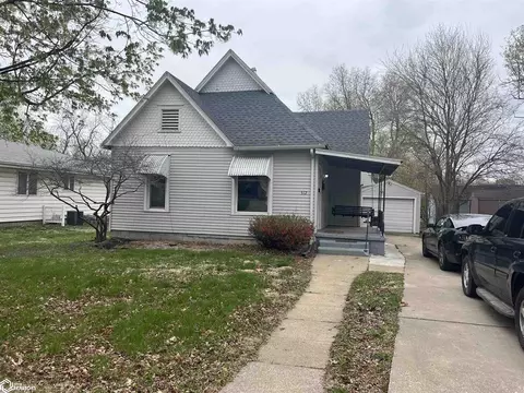 312 N 4th St, Oskaloosa, IA 52577