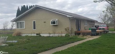 2052 Meekers Landing Rd, Oakville, IA 52646
