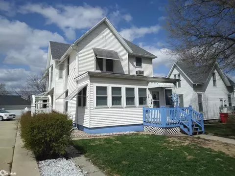 527 Division St, Webster City, IA 50595