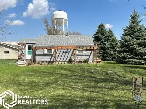 1615 E Oak St, Algona, IA 50511