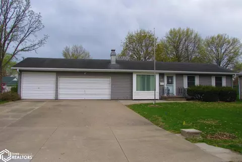 405 Kennedy Dr, Wapello, IA 52653