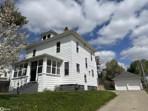 8 S 12th St, Marshalltown, IA 50158